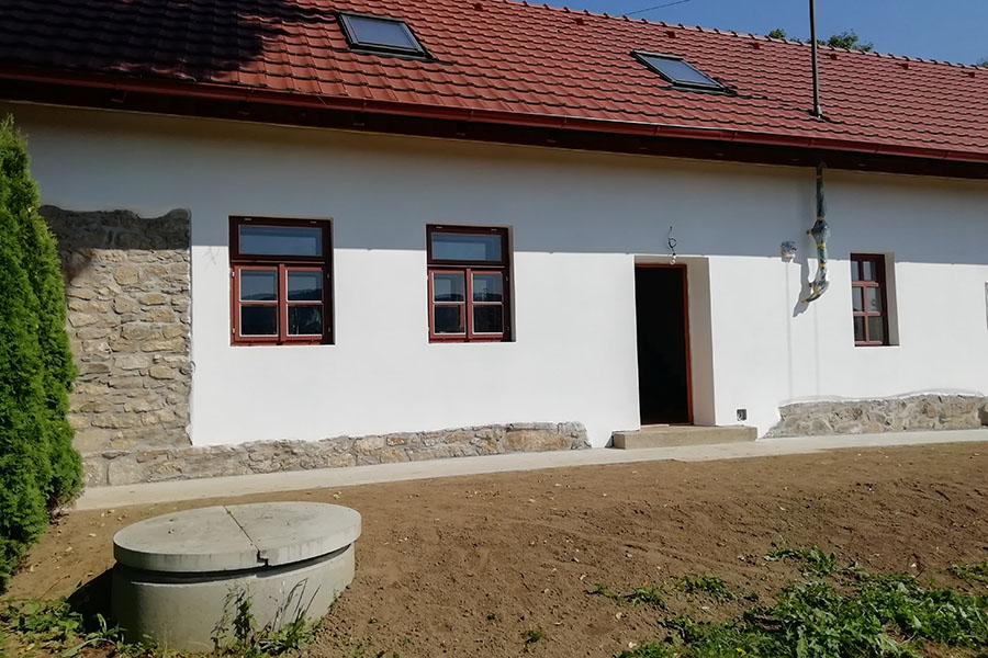 zemědělské stavení na Vysočině po rekonstrukci fasády