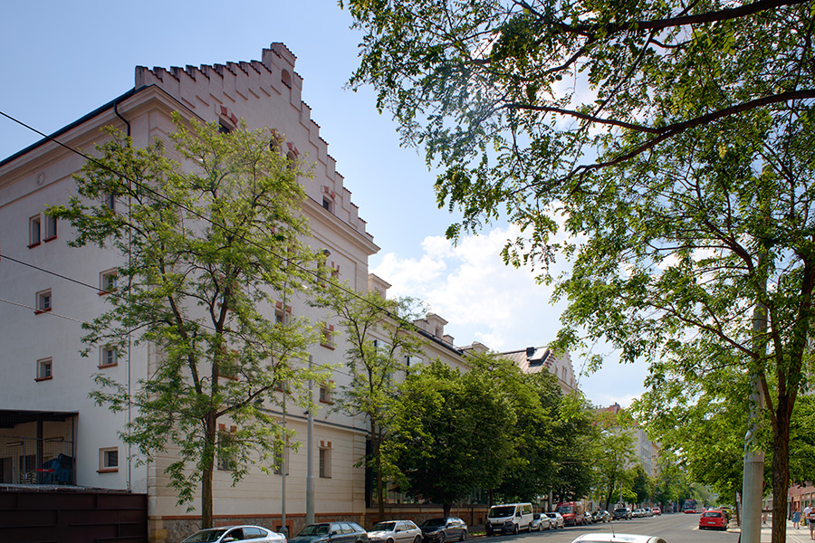 Holešovický pivovar Praha po rekonstrukci pohled z ulice