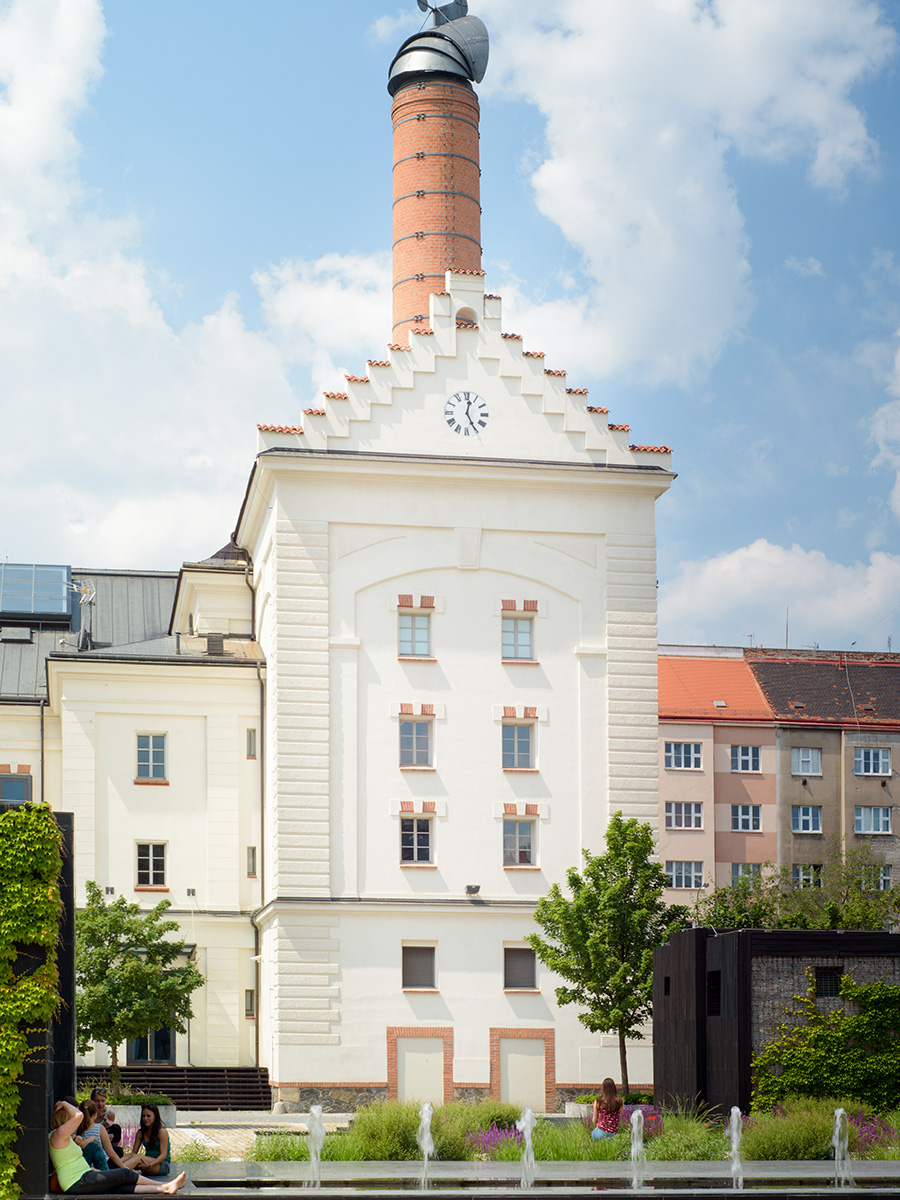 Holešovický pivovar Praha po rekonstrukci pohled z vnitrobloku